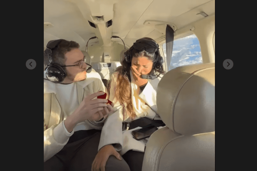 Amor en el aire: le propuso matrimonio en Ushuaia y en pleno vuelo