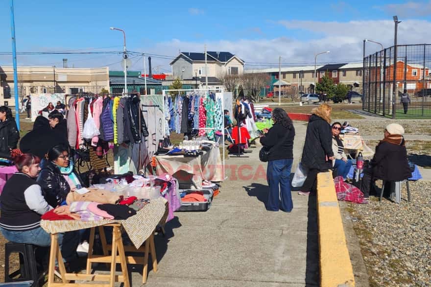 De las ferias a las plazas: más de 45 emprendedores se organizaron para vender al aire libre