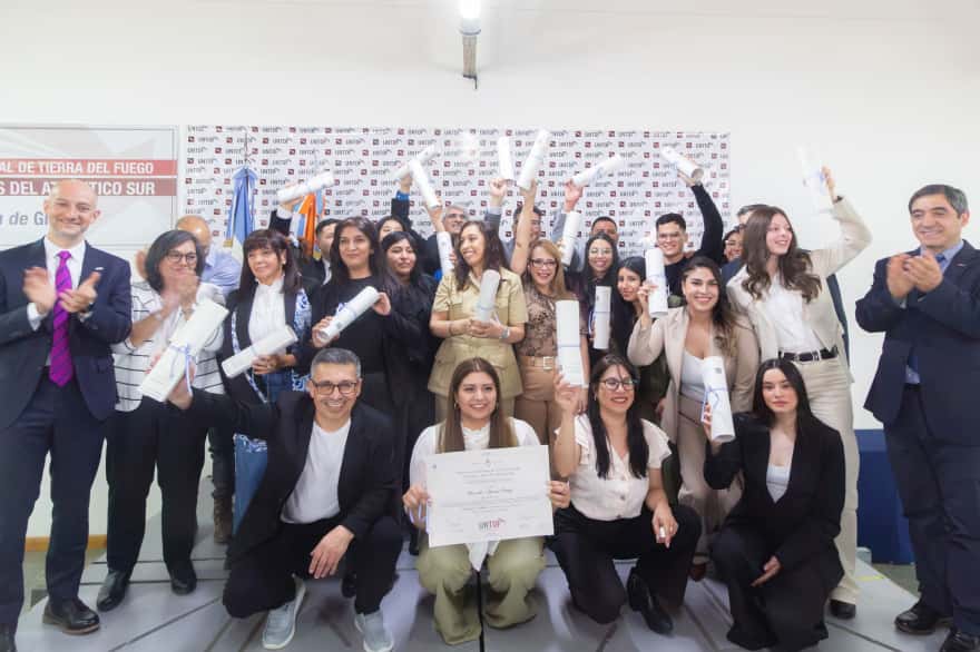 La UNTDF celebró una nueva colación de grado con 28 egresados en Río Grande