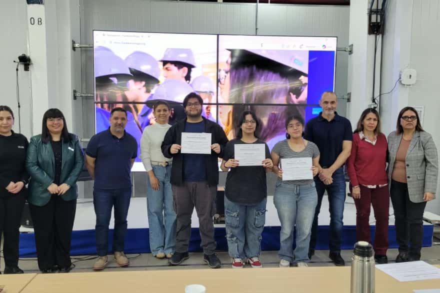 Fundación Mirgor y la UIF reconocieron a estudiantes fueguinos que participaron del concurso Industria Inspira