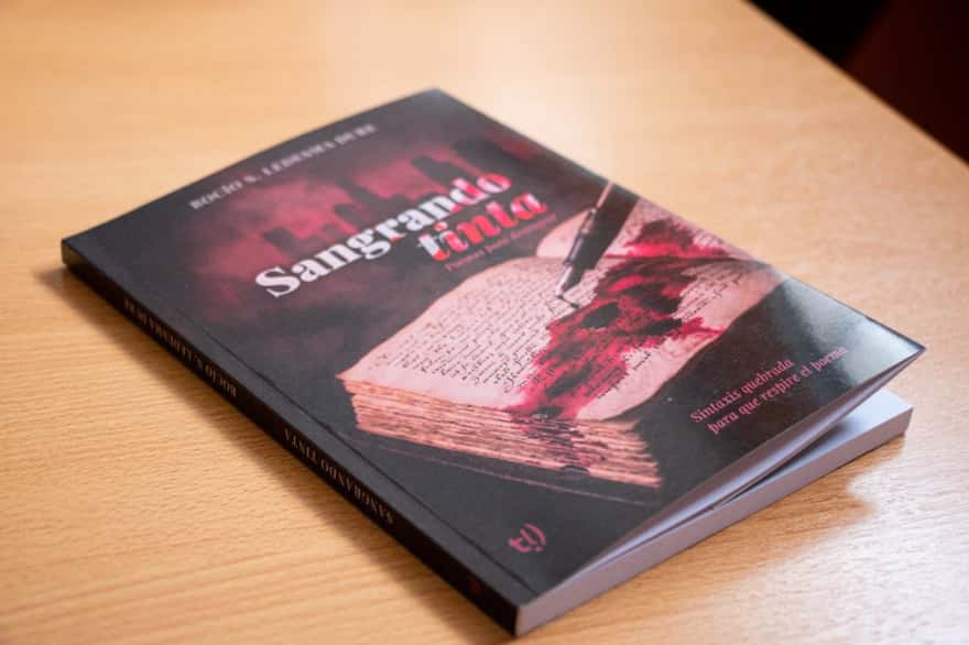 Rocío Ledesma presenta su primer libro “Sangrando tinta” en el Paseo del Muelle de Río Grande