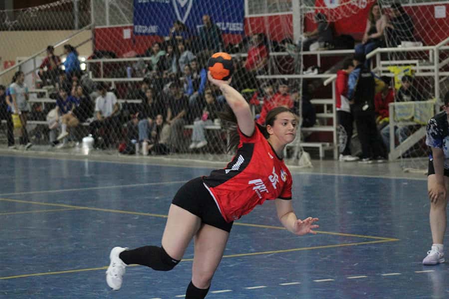 Galicia bicampeón, victorias de Real, juegan los infantiles