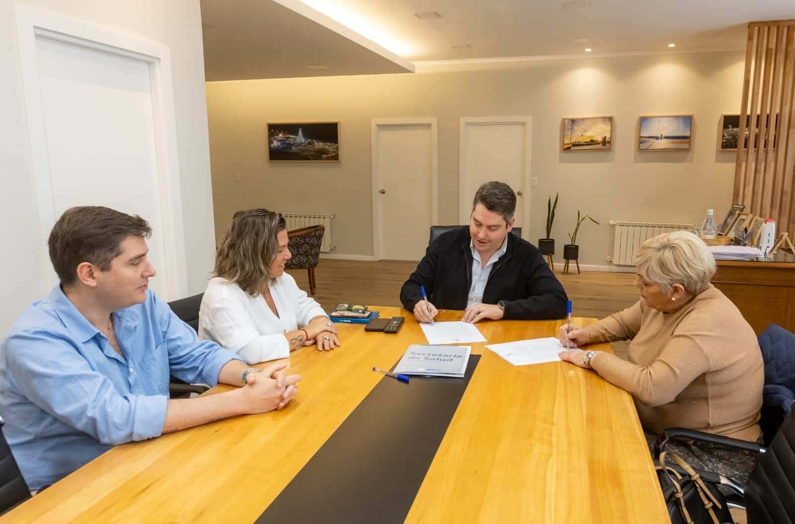 Martín Perez y ATSQ acordaron un bono excepcional para los trabajadores de la salud municipal