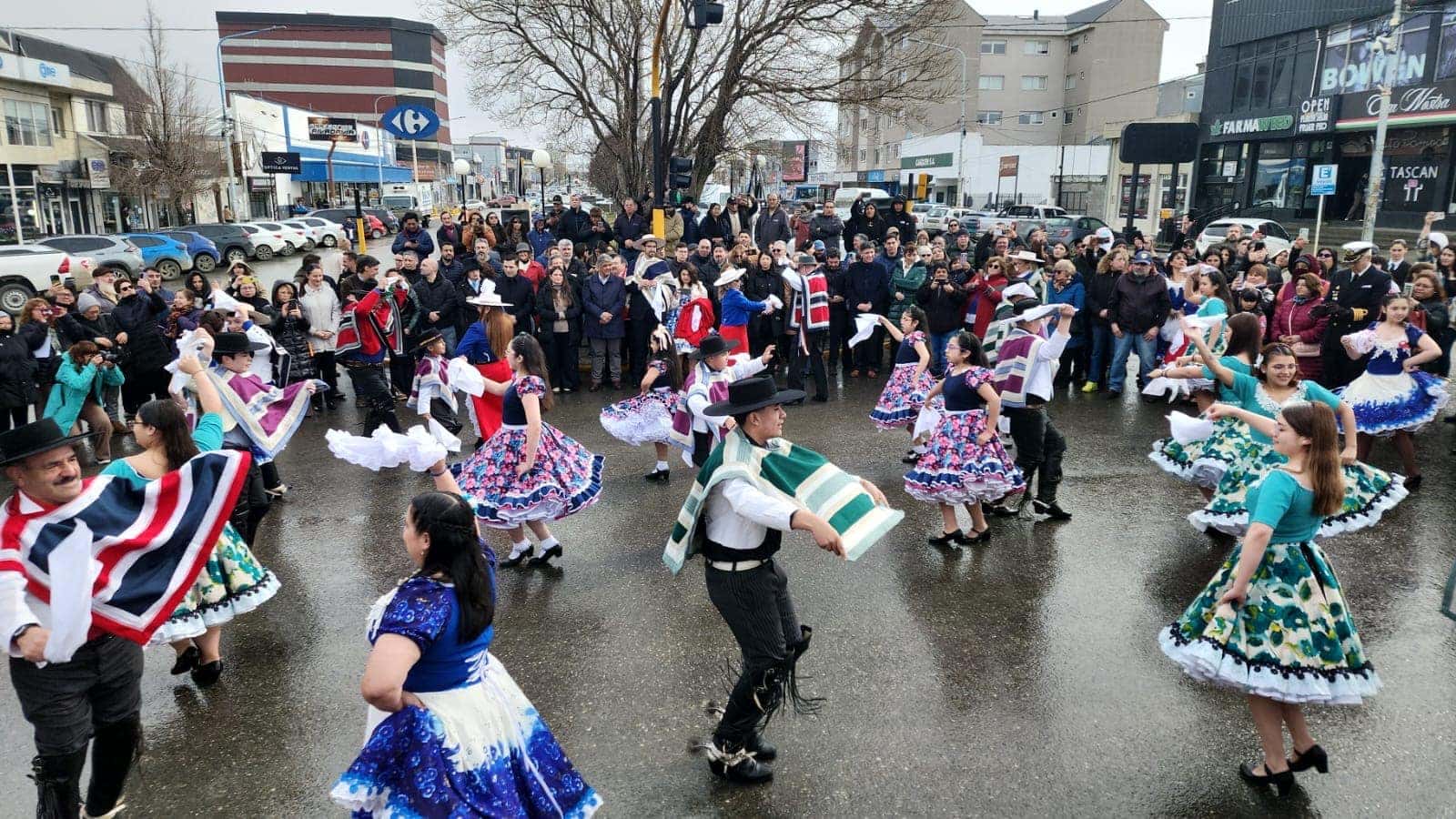 Se llevó adelante el acto central por las Fiestas Patrias de Chile en Río Grande