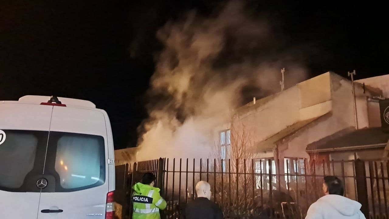 Un principio de incendio en un galpón fue sofocado rápidamente por personal de Bomberos