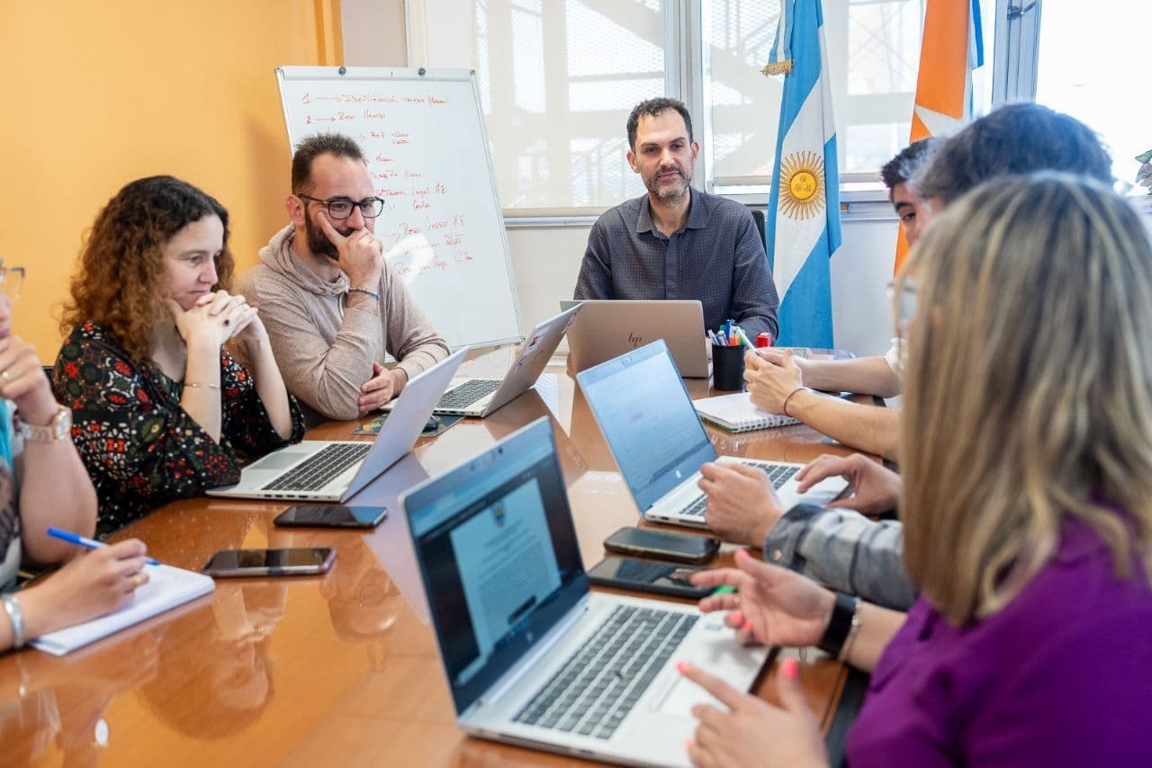 Los aumentos a estatales le ganaron a la inflación