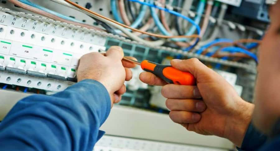 La Asociación de Electricistas de Tierra del Fuego impulsa sus capacitaciónes y el uso de energías renovables