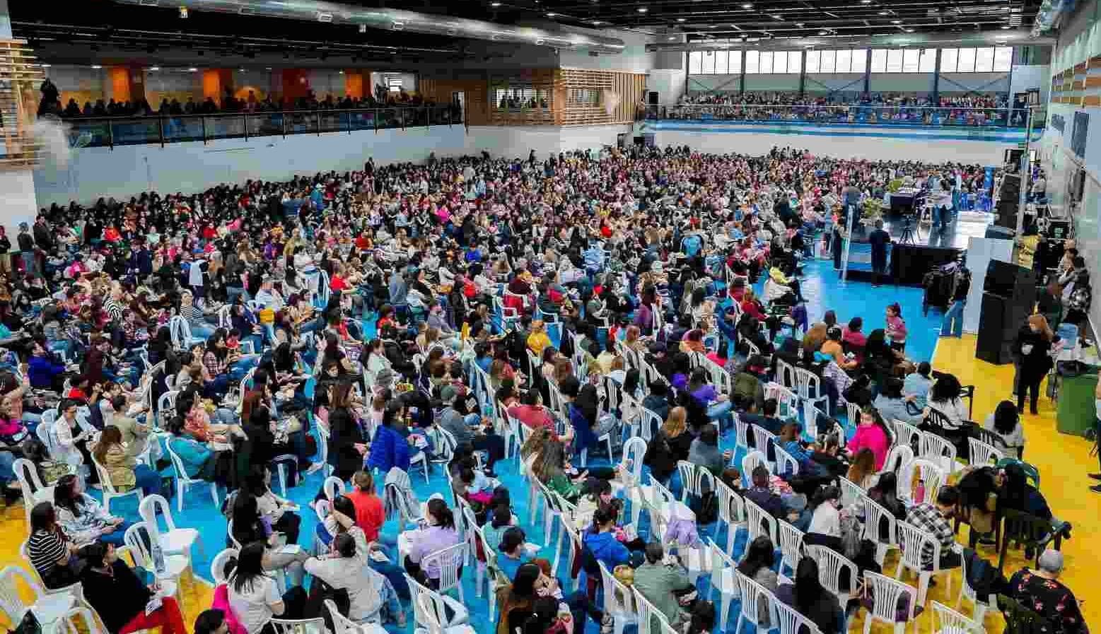 Multitudinario Bingo Día de la Madre de Fuerza Patria