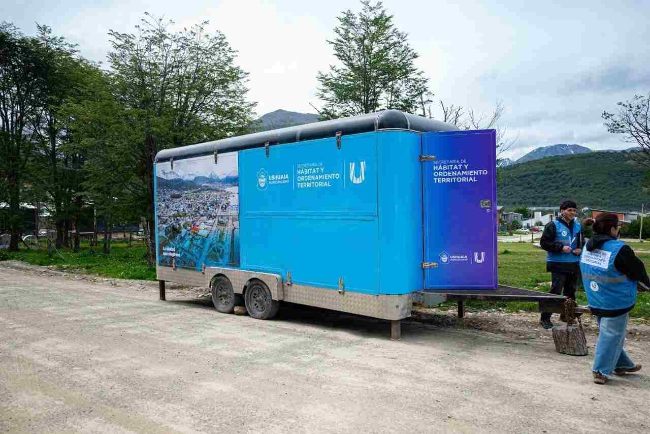 El Móvil de Hábitat acompaña a los vecinos y avanza en el proceso de regularización dominial