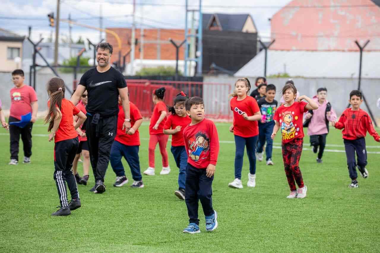 Con más deporte y recreación, el Municipio acompaña el verano en la ciudad