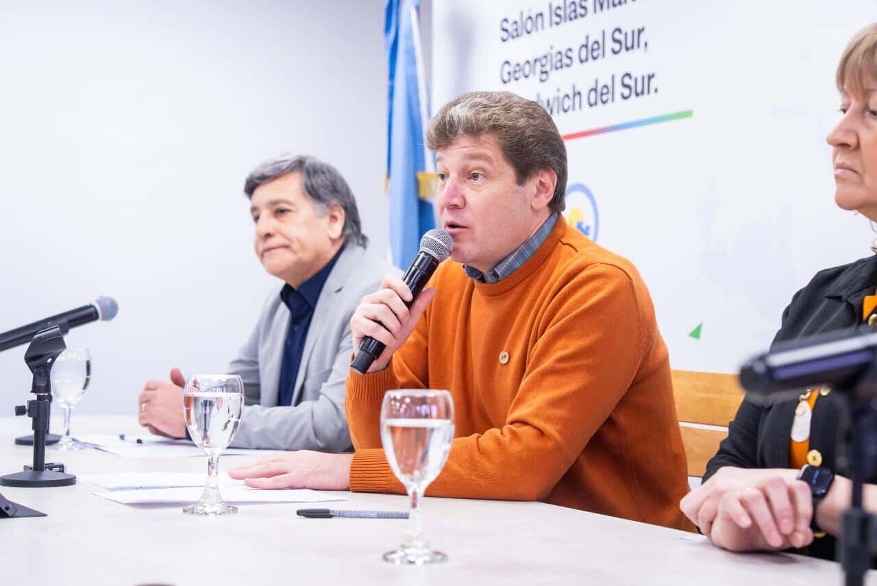 “Las medidas son reales, concretas y viables para mitigar el endeudamiento que ha consumido el salario de las familias”