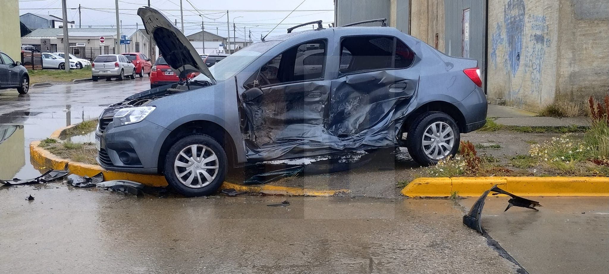 Un conductor trasladado al hospital tras un violento choque