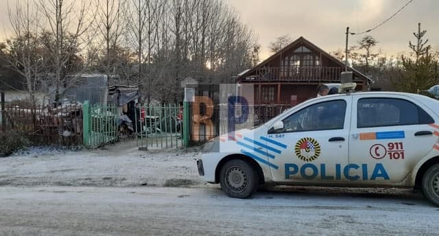 Un hombre fue hallado sin vida en un galpón de su propiedad en Tolhuin