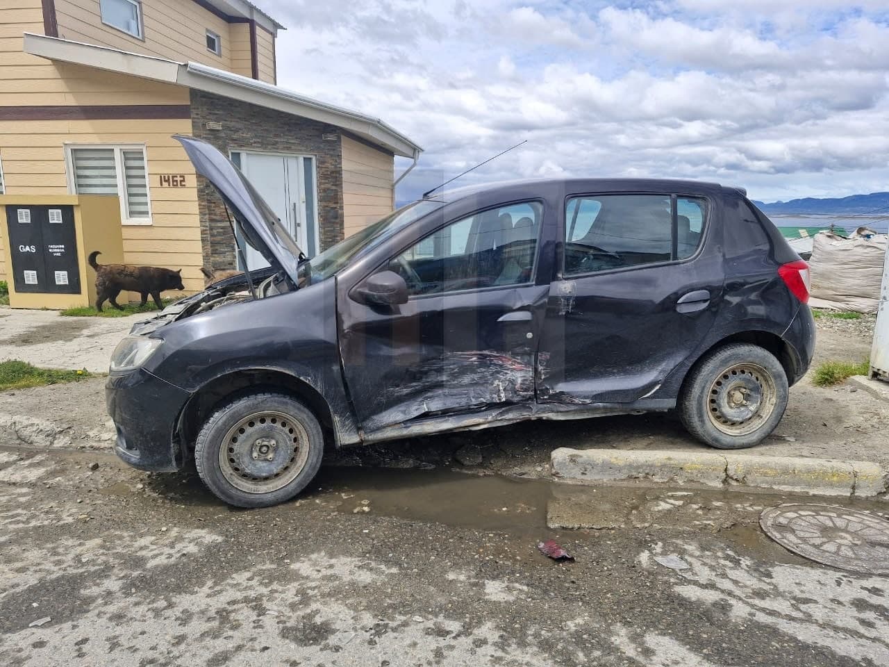 Colisión vehicular en Ushuaia: un conductor trasladado al hospital y otro sin licencia