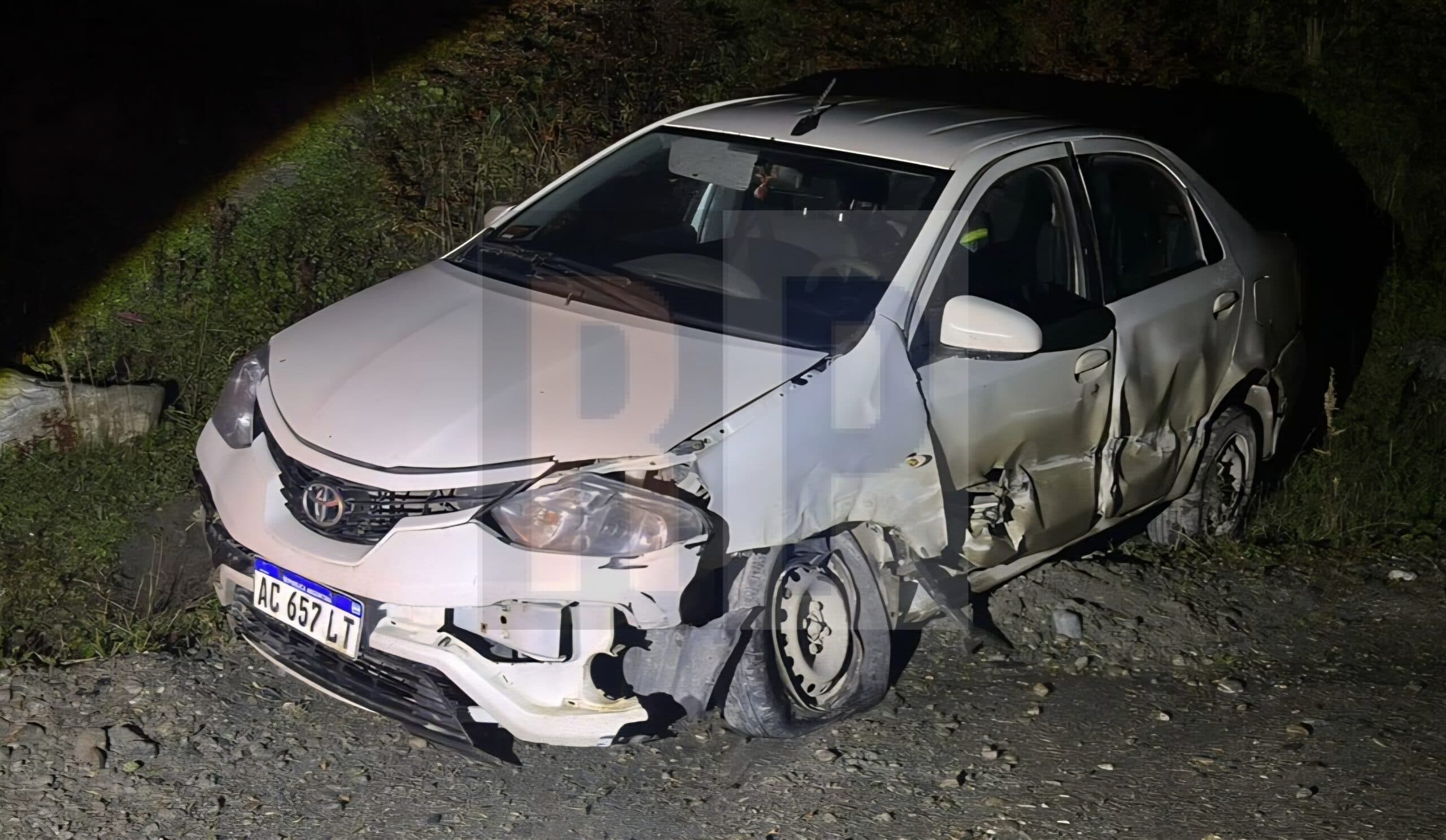 Vehículo despistó en ruta 3 y tuvo importantes daños