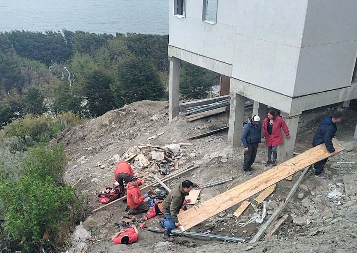 Dos obreros de la construcción cayeron desde 10 metros de altura