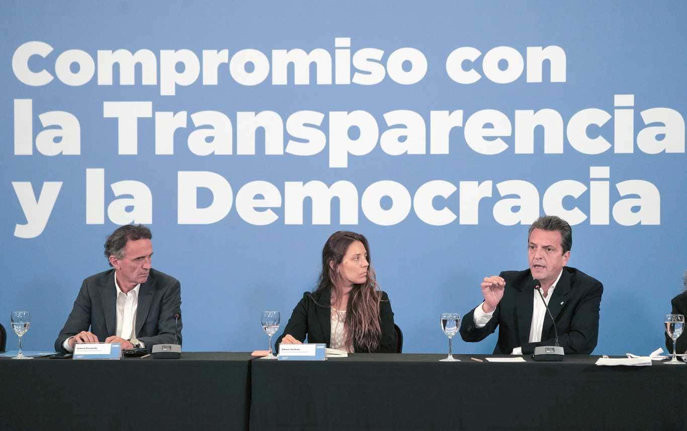 Massa quiere que la oposición maneje la Oficina Anticorrupción