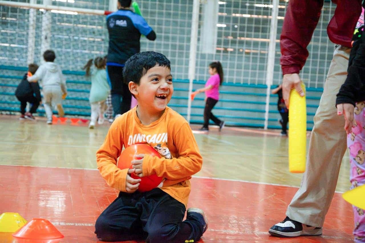 Más de 4000 vecinos participarán en colonias deportivas, recreativas y culturales