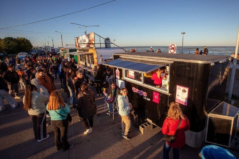 El parque de los 100 años se llena de música, juegos y solidaridad