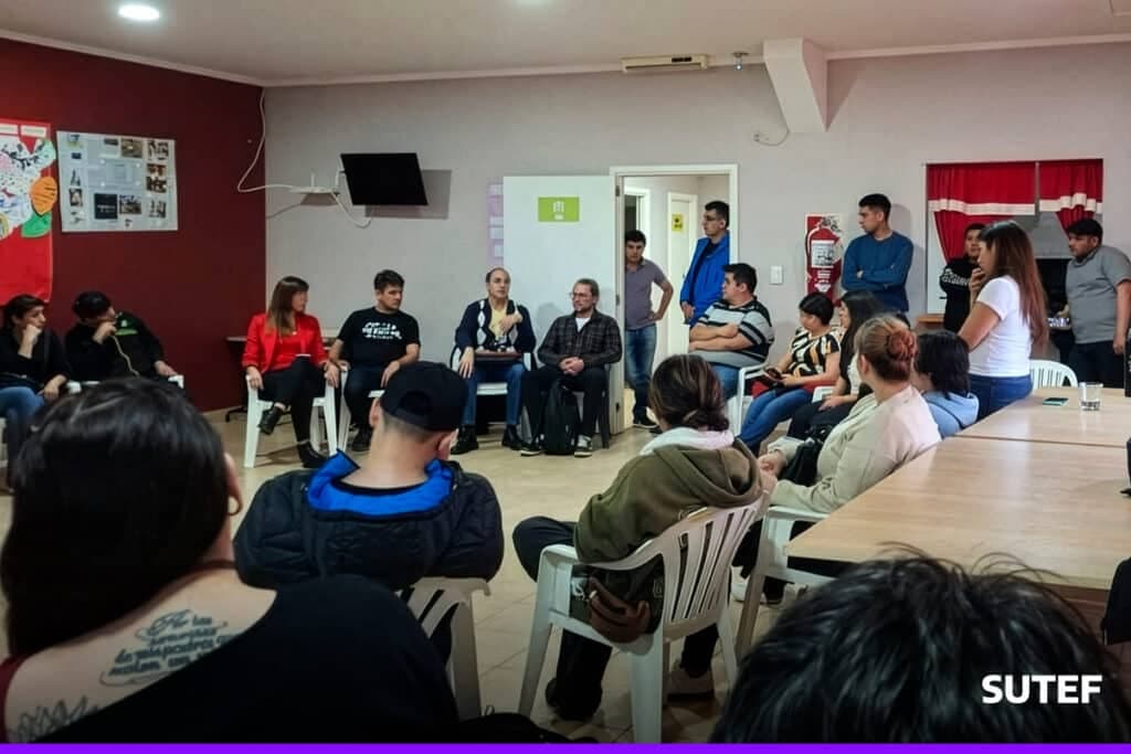 ¡No al cierre del programa de Coros y Orquestas!