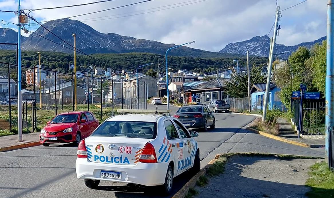 Detienen a un interno con salidas transitorias por intentar robar un celular a un menor