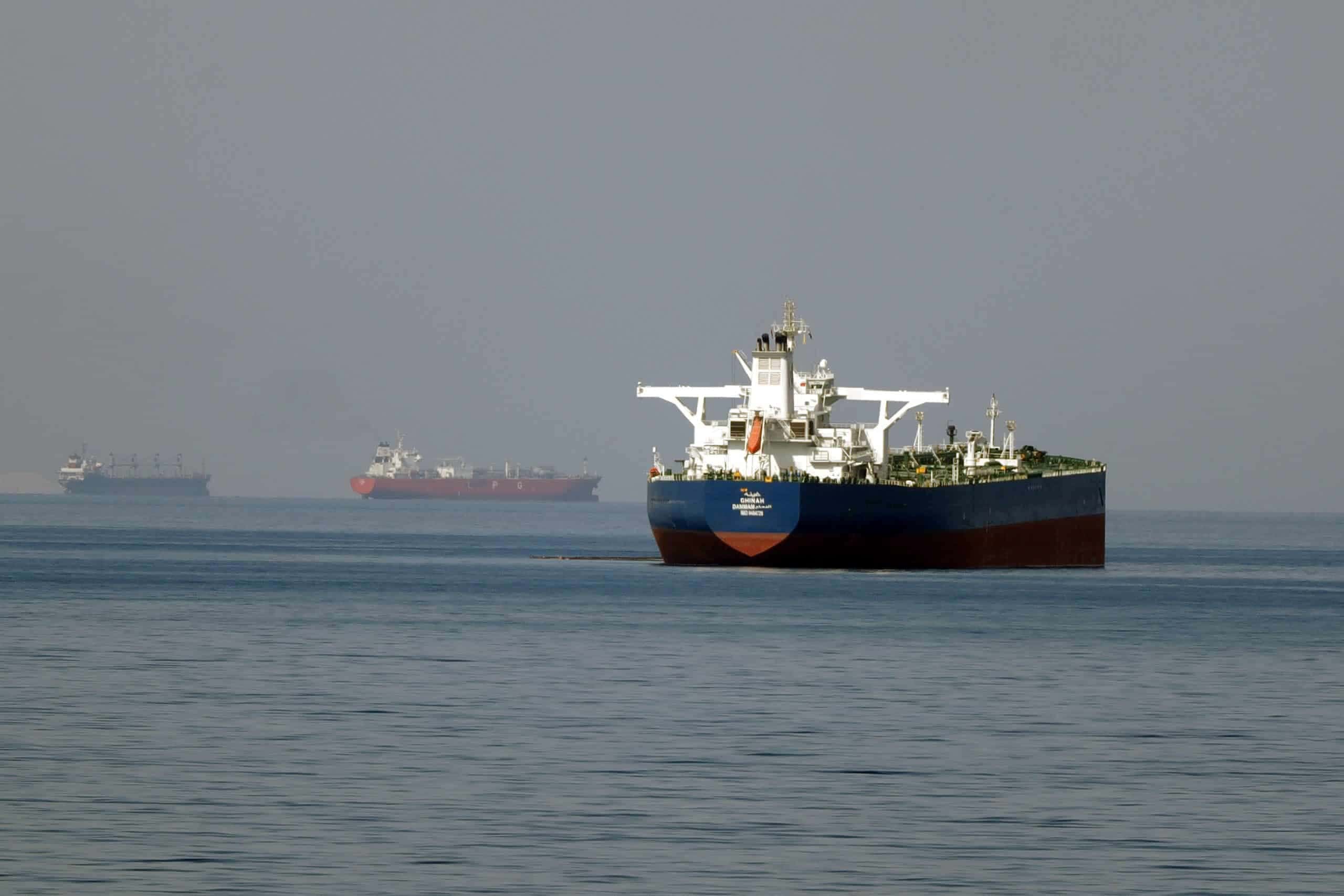 Japón y cinco países europeos condenan a Irán por cierre del estrecho de Ormuz y ataques a embarcaciones