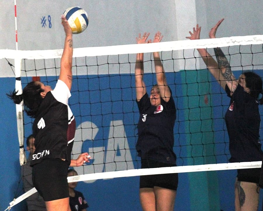 Apertura AVRG: ganaron Academia, WD-40 y Frías