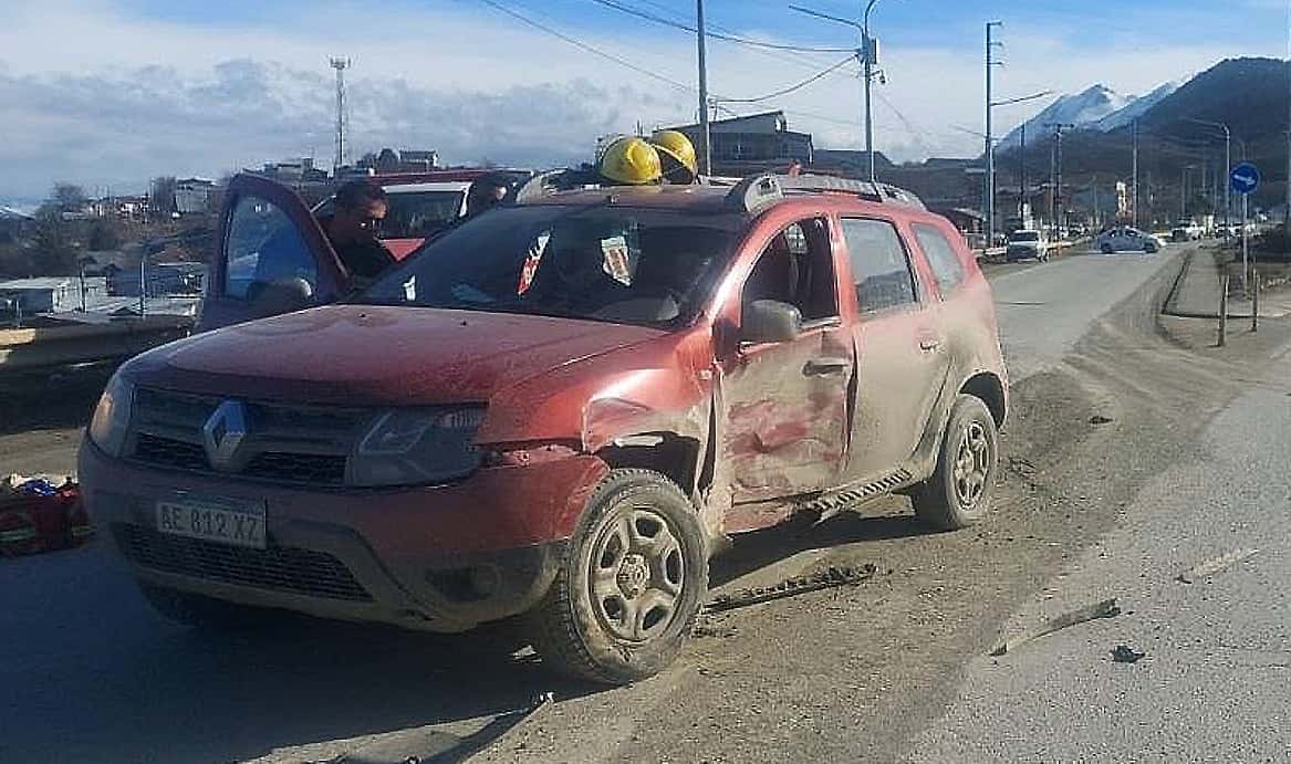 Colisión vehicular en el ingreso al Valle de Andorra